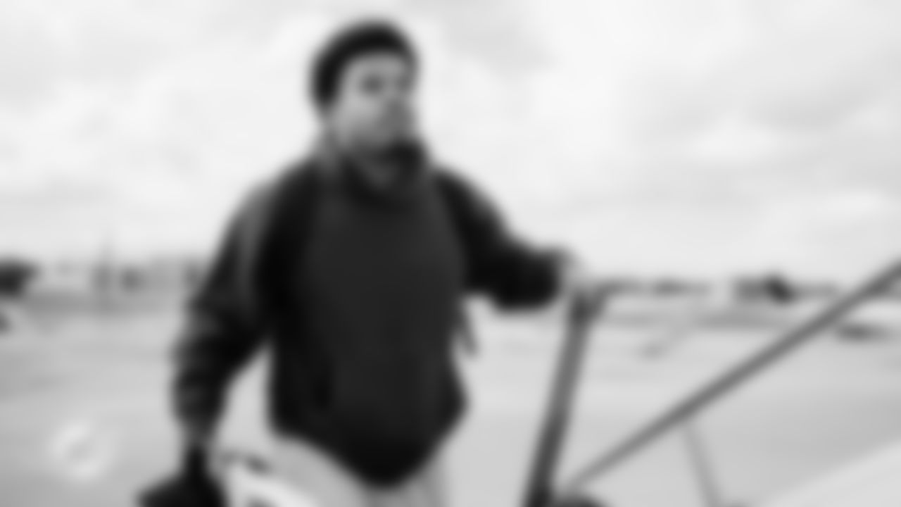 Miami Dolphins linebacker Chop Robinson (44) during arrivals to the plane for travel to Pittsburgh on Saturday, Dec. 13, 2025, in Fort Lauderdale, Fla. (Tomas Diniz Santos/Miami Dolphins)