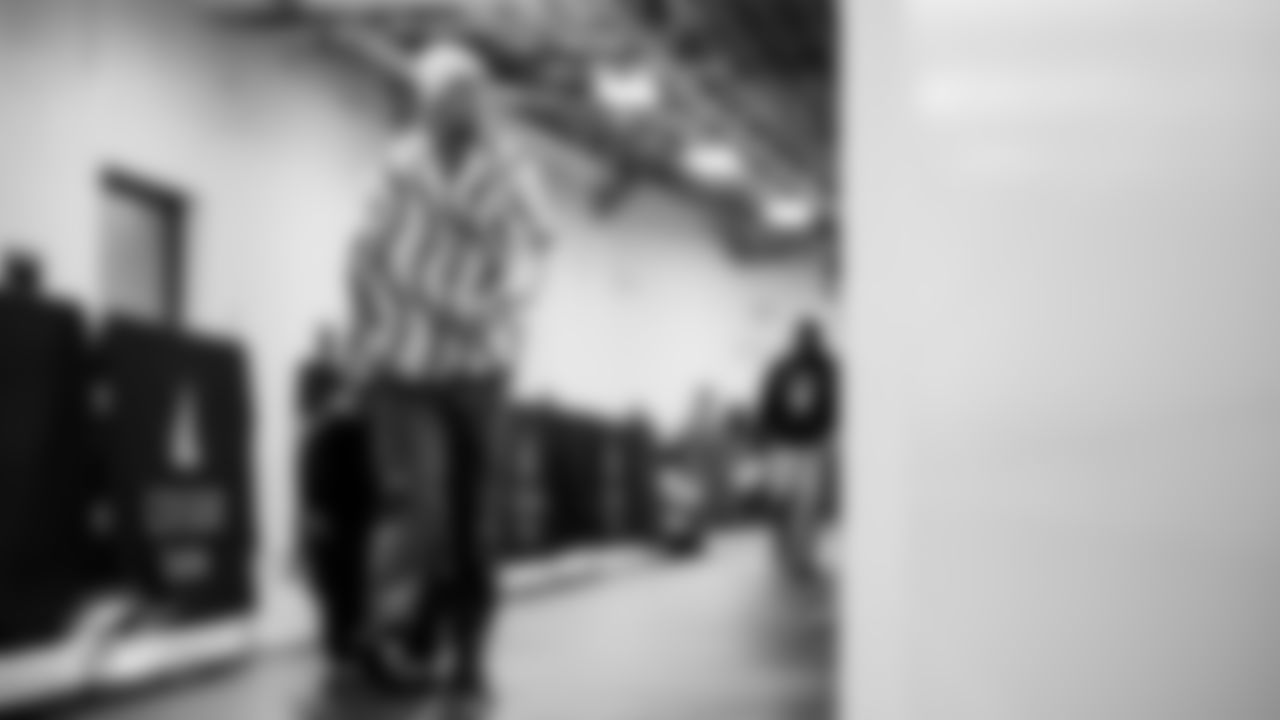 Miami Dolphins wide receiver Nick Westbrook-Ikhine (18) arrives before an NFL football game against the Pittsburgh Steelers on Monday, Dec. 15, 2025 in Pittsburgh, PA. (Tomas Diniz Santos/Miami Dolphins via AP)