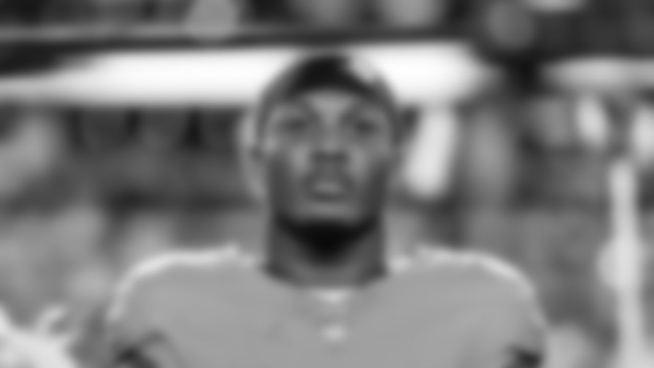 Miami Dolphins wide receiver Malik Washington (6) stands for the National Anthem before an NFL football game against the Baltimore Ravens on Thursday, Oct. 30, 2025 in Miami Gardens, FL. (Tomas Diniz Santos/Miami Dolphins via AP)