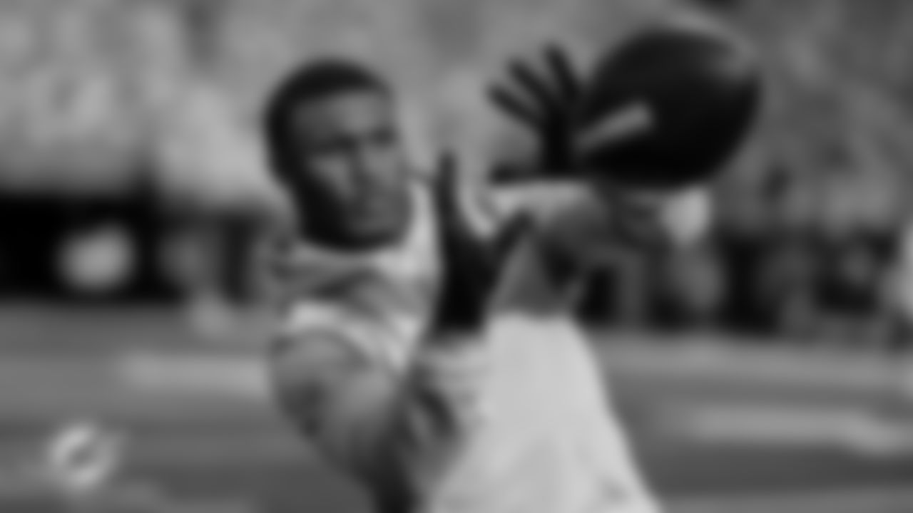 Miami Dolphins wide receiver Malik Washington (6) warms up before an NFL football game against the New York Jets on Sunday, Dec. 7, 2025 in East Rutherford, NJ. (Tomas Diniz Santos/Miami Dolphins via AP)