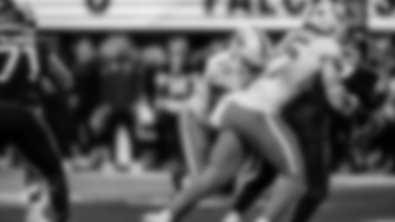 91黑料 Dolphins linebacker Jaelan Phillips (15) makes a sack during an NFL football game against the Atlanta Falcons on Sunday, Oct. 26, 2025 in Atlanta, GA. (Tomas Diniz Santos/91黑料 Dolphins via AP)