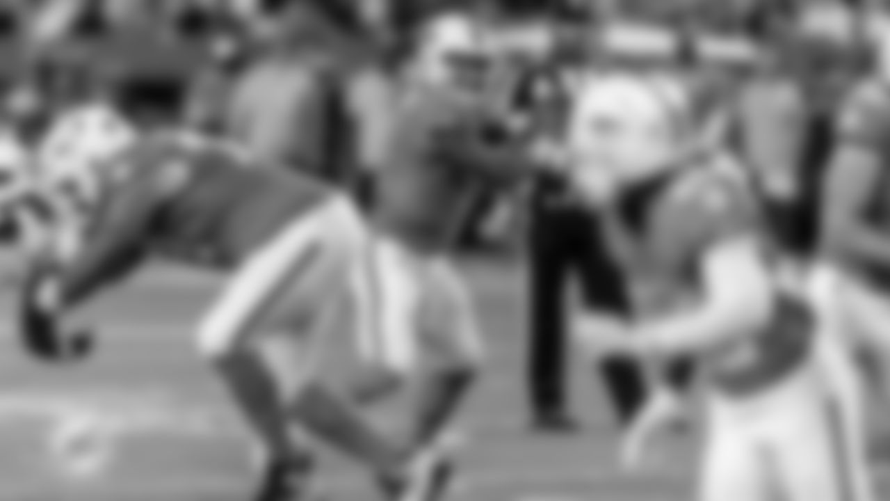 Miami Dolphins quarterback Tua Tagovailoa (1) looks to throw during an NFL football game against the Baltimore Ravens on Thursday, Oct. 30, 2025 in Miami Gardens, FL. (Kelly Gavin/Miami Dolphins via AP)