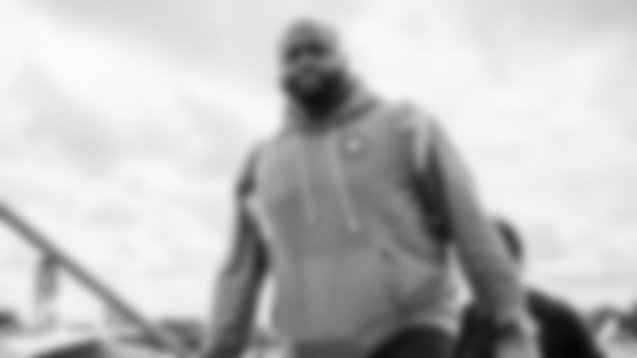 Miami Dolphins defensive tackle Benito Jones (95) during arrivals to the plane for travel to Pittsburgh on Saturday, Dec. 13, 2025, in Fort Lauderdale, Fla. (Tomas Diniz Santos/Miami Dolphins)