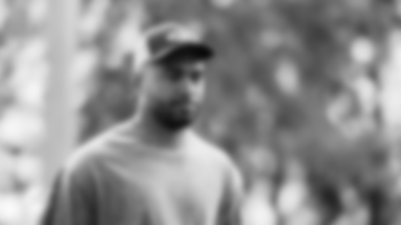 Miami Dolphins quarterback Tua Tagovailoa (1) arrives before an NFL football game against the New Orleans Saints on Sunday, Nov. 30, 2025 in Miami Gardens, FL. (Tomas Diniz Santos/Miami Dolphins via AP)