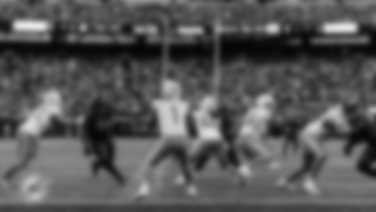 Miami Dolphins quarterback Tua Tagovailoa (1) looks to throw during an NFL football game against the New York Jets on Sunday, Dec. 7, 2025 in East Rutherford, NJ. (Tomas Diniz Santos/Miami Dolphins via AP)