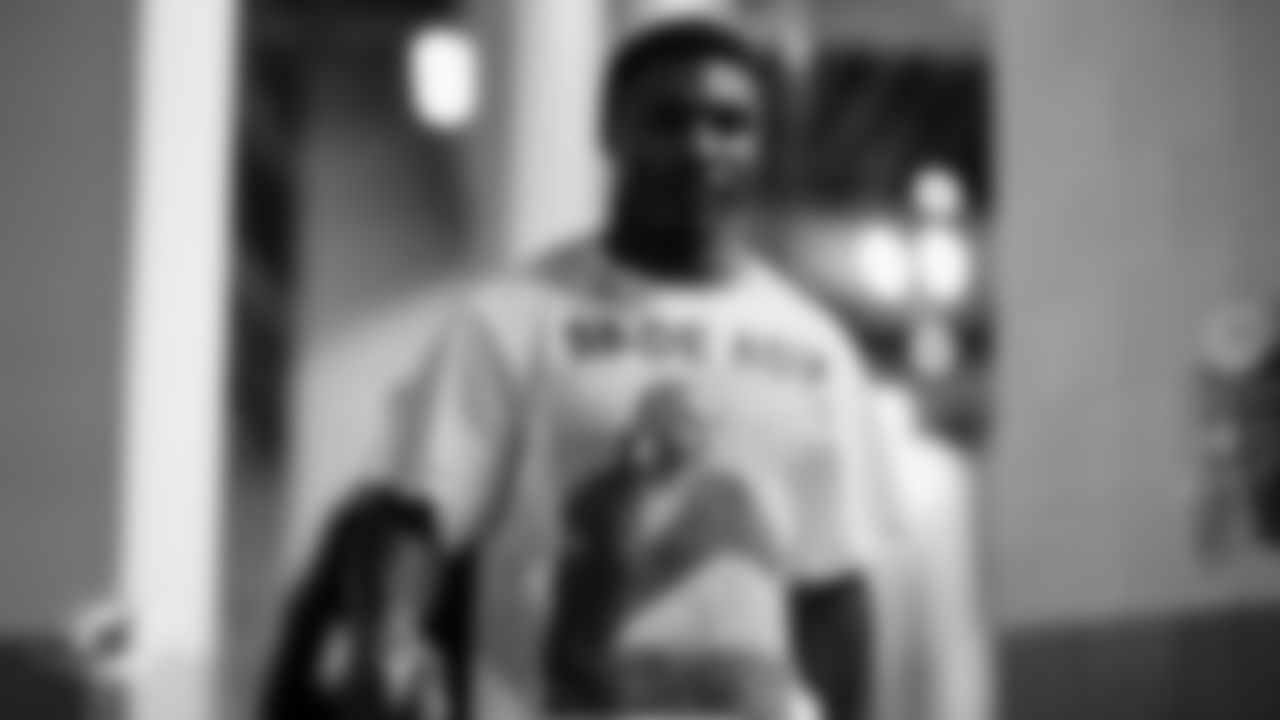 91黑料 Dolphins wide receiver Malik Washington (6) arrives before an NFL football game against the Atlanta Falcons on Sunday, Oct. 26, 2025 in Atlanta, GA. (Tomas Diniz Santos/91黑料 Dolphins via AP)