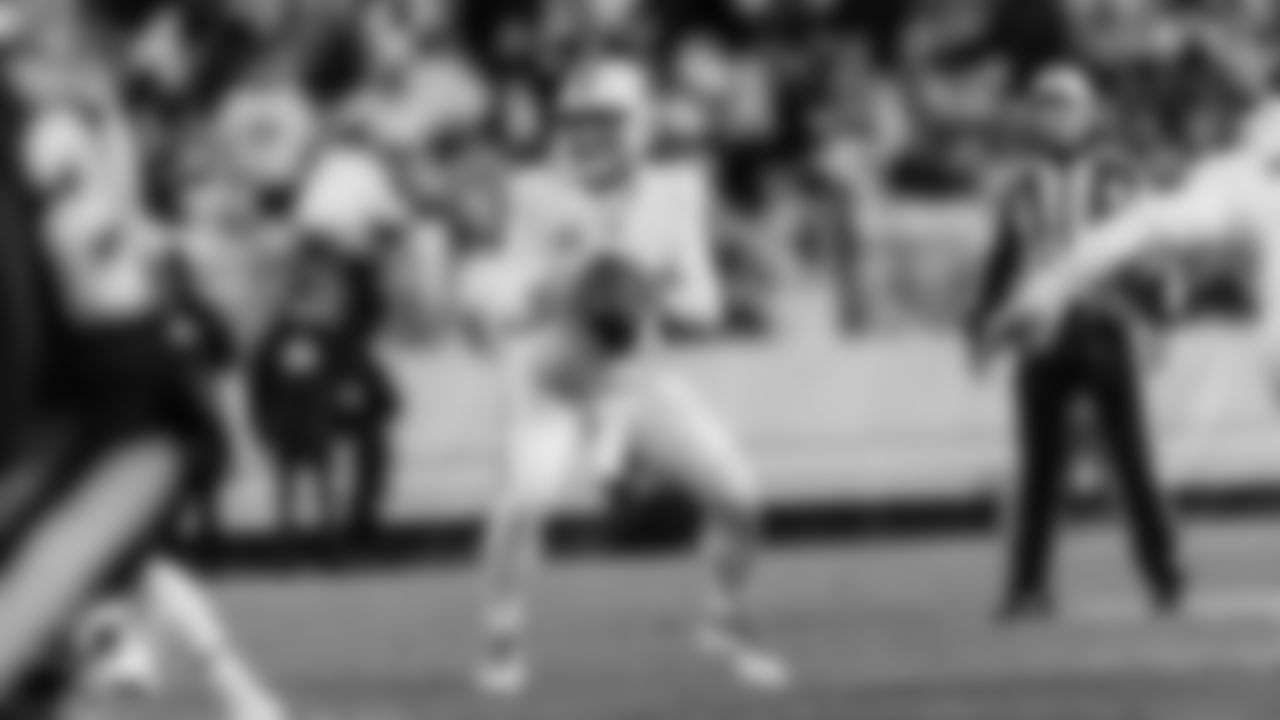 Miami Dolphins quarterback Tua Tagovailoa (1) looks to throw during an NFL football game against the Pittsburgh Steelers on Monday, Dec. 15, 2025 in Pittsburgh, PA. (Raul Maristany/Miami Dolphins via AP)