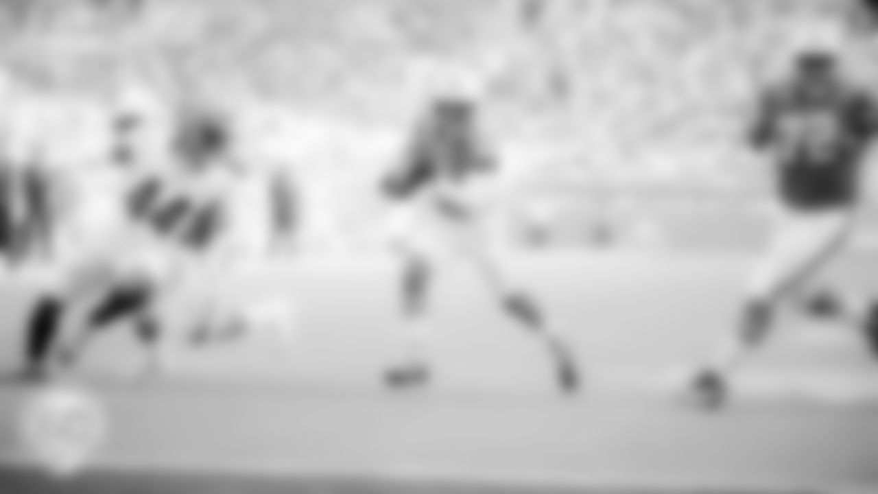 Miami Dolphins wide receiver Malik Washington (6) runs the ball into the end zone for a touchdown during an NFL football game against the Cincinnati Bengals on Sunday, Dec. 21, 2025 in Miami Gardens, FL. (AJ Shorter/Miami Dolphins via AP)