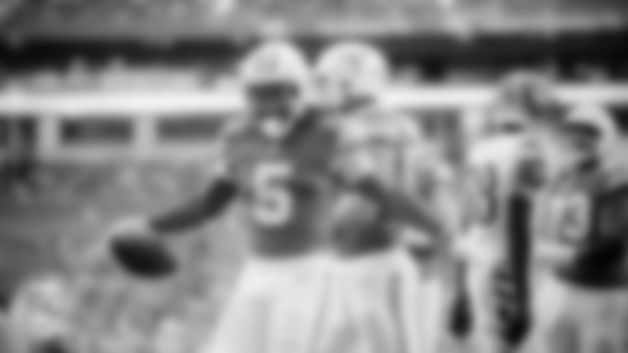 Miami Dolphins running back Jaylen Wright (5) celebrates during an NFL football game against the Cincinnati Bengals on Sunday, Dec. 21, 2025 in Miami Gardens, FL. (Raul Maristany/Miami Dolphins via AP)