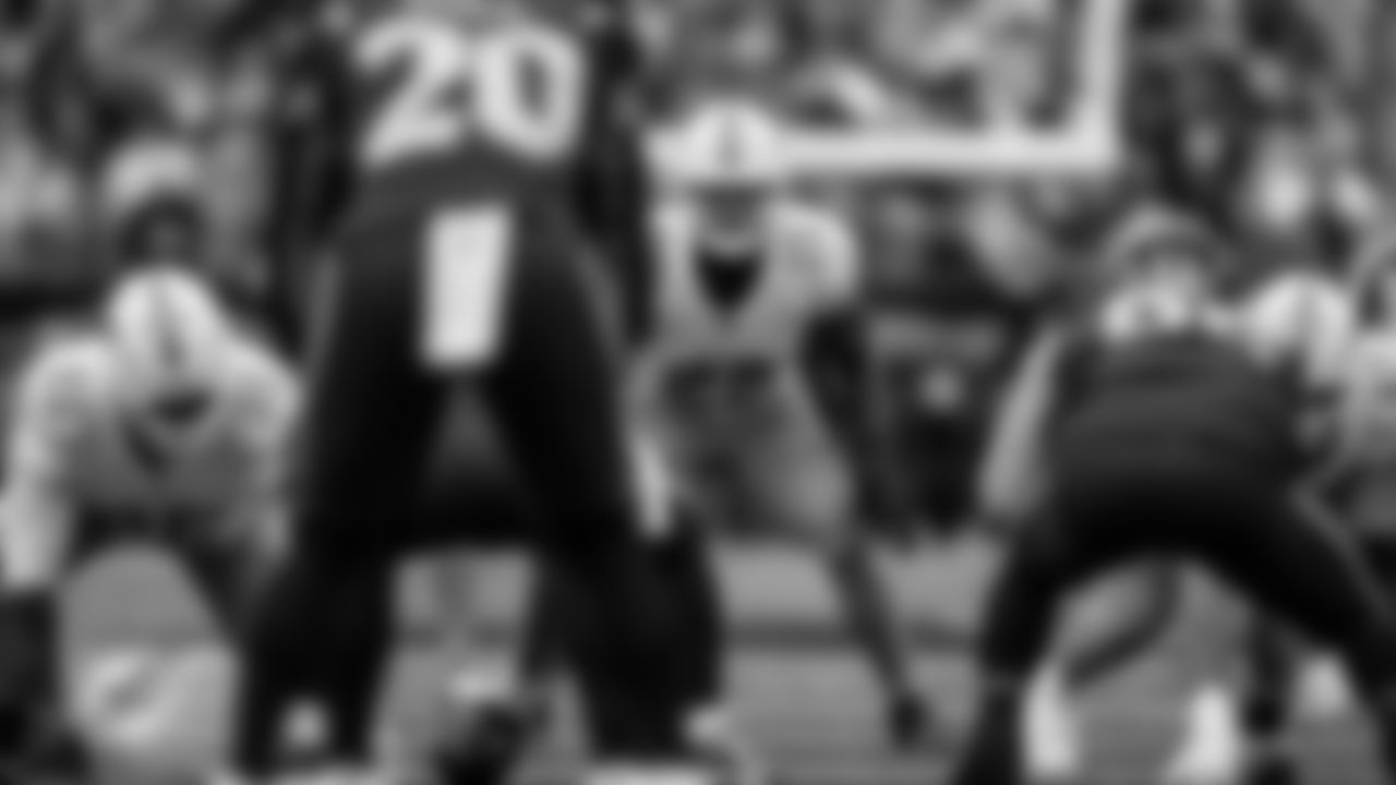 Miami Dolphins linebacker Tyrel Dodson (25) sets at the line of scrimmage during an NFL football game against the New York Jets on Sunday, Dec. 7, 2025 in East Rutherford, NJ. (Tomas Diniz Santos/Miami Dolphins via AP)