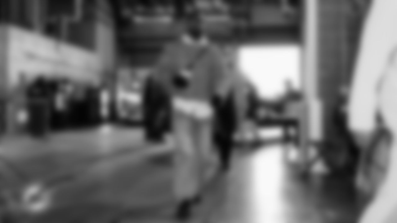 Miami Dolphins linebacker Tyrel Dodson (25) arrives before an NFL football game against the New York Jets on Sunday, Dec. 7, 2025 in East Rutherford, NJ. (Tomas Diniz Santos/Miami Dolphins via AP)