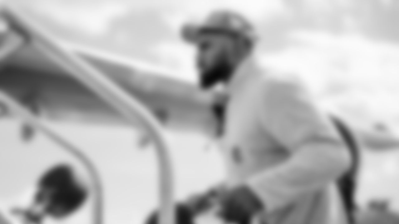 Miami Dolphins linebacker Jordyn Brooks (20) during arrivals to the plane for travel to New York on Saturday, Dec. 6, 2025, in Fort Lauderdale, Fla. (Tomas Diniz Santos/Miami Dolphins)