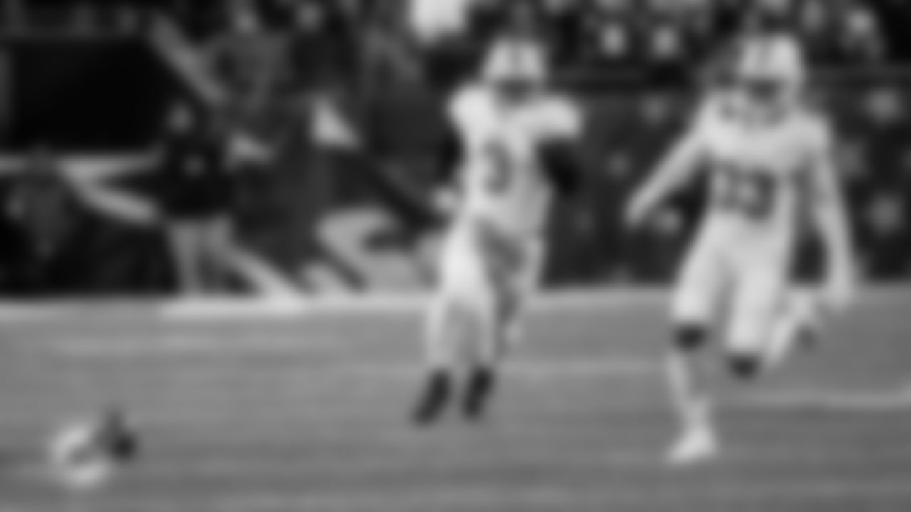 Miami Dolphins linebacker K.J. Britt (3) runs after a loose ball during an NFL football game against the New England Patriots on Sunday, Jan. 4, 2026 in Foxborough, MA. (Tomas Diniz Santos/Miami Dolphins via AP)