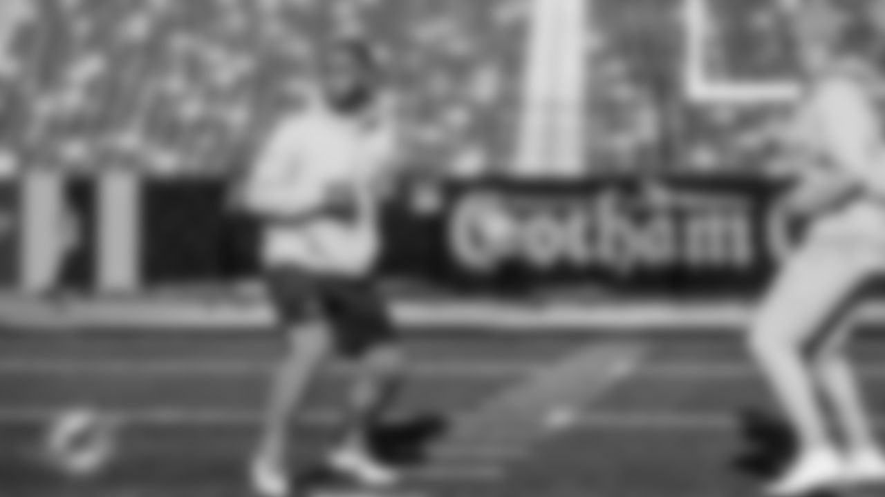 Miami Dolphins quarterback Tua Tagovailoa (1) warms up before an NFL football game against the New York Jets on Sunday, Dec. 7, 2025 in East Rutherford, NJ. (Tomas Diniz Santos/Miami Dolphins via AP)