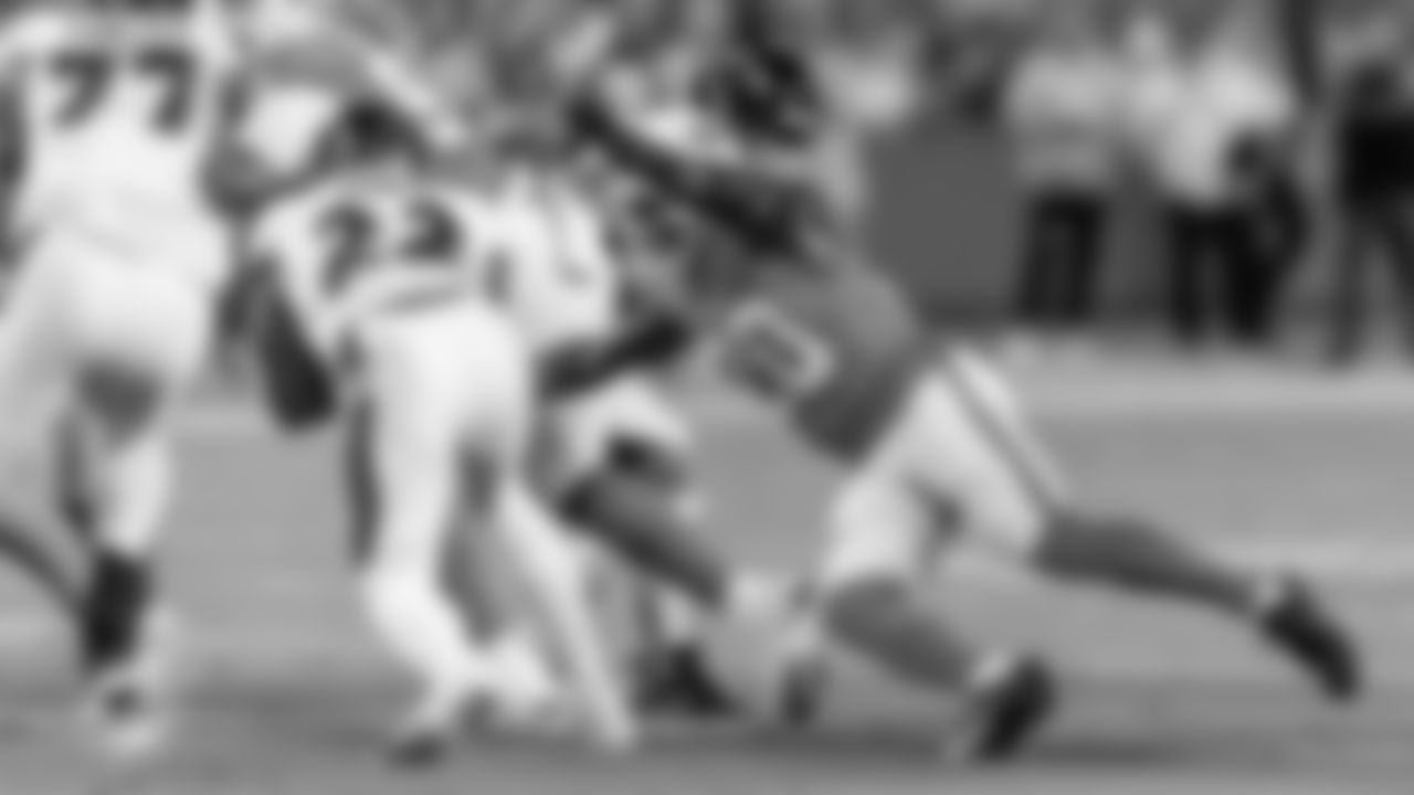 Miami Dolphins linebacker Jordyn Brooks (20) makes a tackle during an NFL football game against the Baltimore Ravens on Thursday, Oct. 30, 2025 in Miami Gardens, FL. (Kelly Gavin/Miami Dolphins via AP)