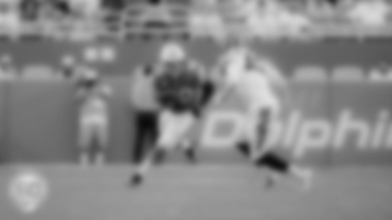 Miami Dolphins fullback Alec Ingold (30) runs the ball during an NFL football game against the Cincinnati Bengals on Sunday, Dec. 21, 2025 in Miami Gardens, FL. (Raul Maristany/Miami Dolphins via AP)