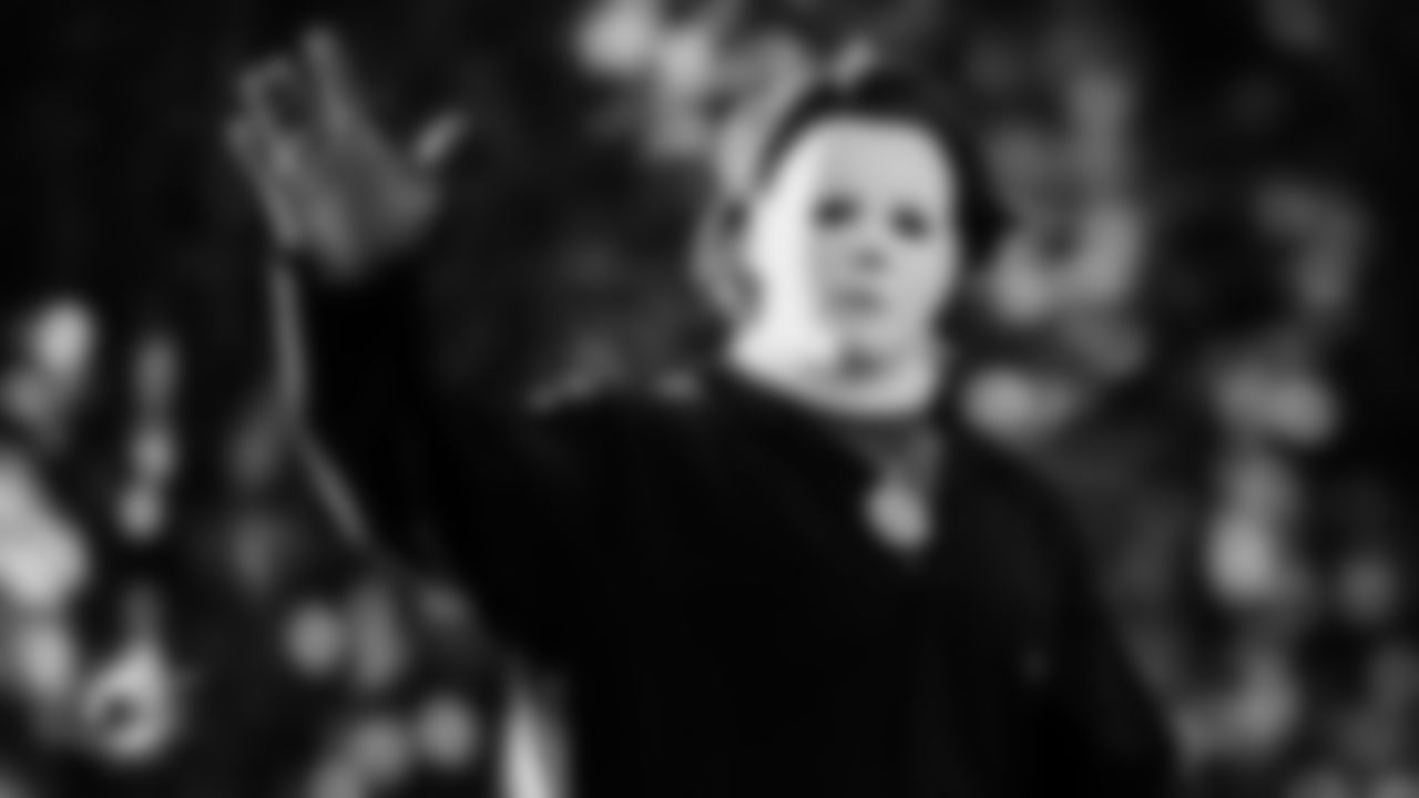 Miami Dolphins offensive lineman Aaron Brewer (55) arrives before an NFL football game against the Baltimore Ravens on Thursday, Oct. 30, 2025 in Miami Gardens, FL. (Tomas Diniz Santos/Miami Dolphins via AP)