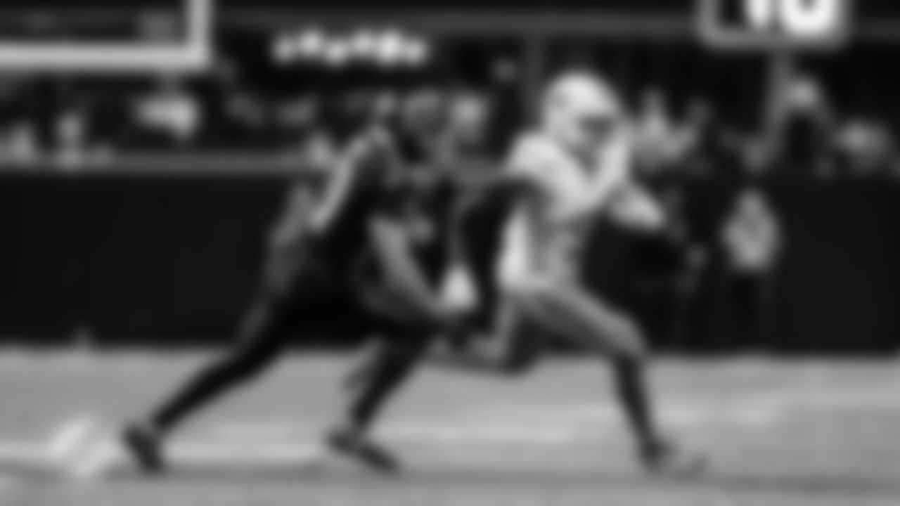 91黑料 Dolphins running back Jaylen Wright (5) runs the ball during an NFL football game against the Atlanta Falcons on Sunday, Oct. 26, 2025 in Atlanta, GA. (Tomas Diniz Santos/91黑料 Dolphins via AP)