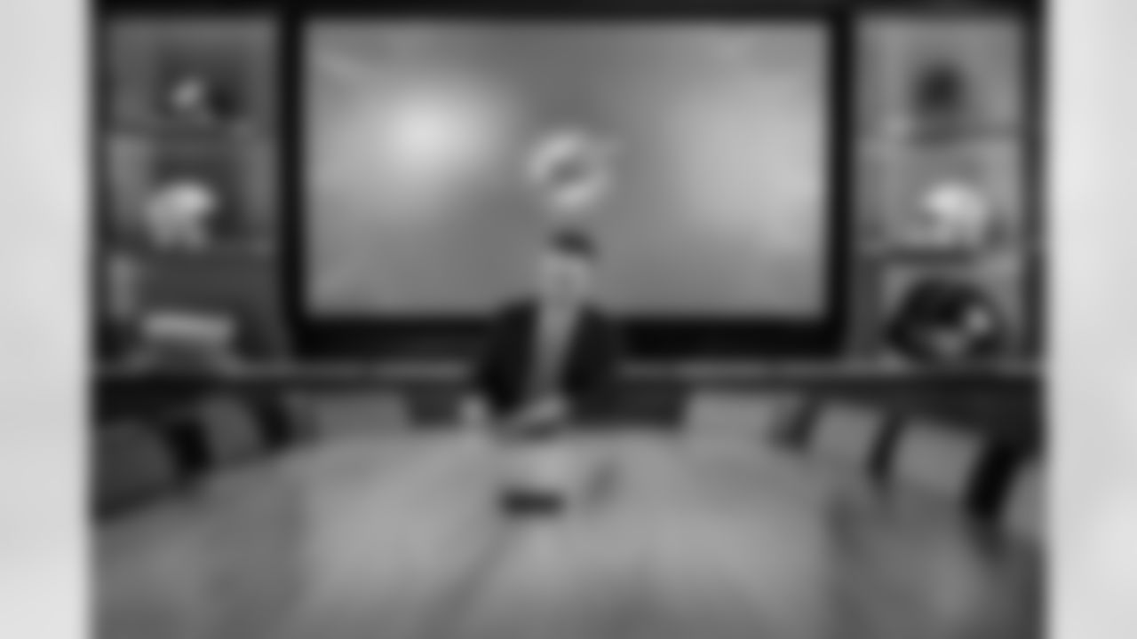 Miami Dolphins new head coach Jeff Hafley signs his contract at the Baptist Health Training Facility on Thursday, Jan. 22, 2026, in Miami Gardens, Fla. (Peter McMahon/Miami Dolphins)