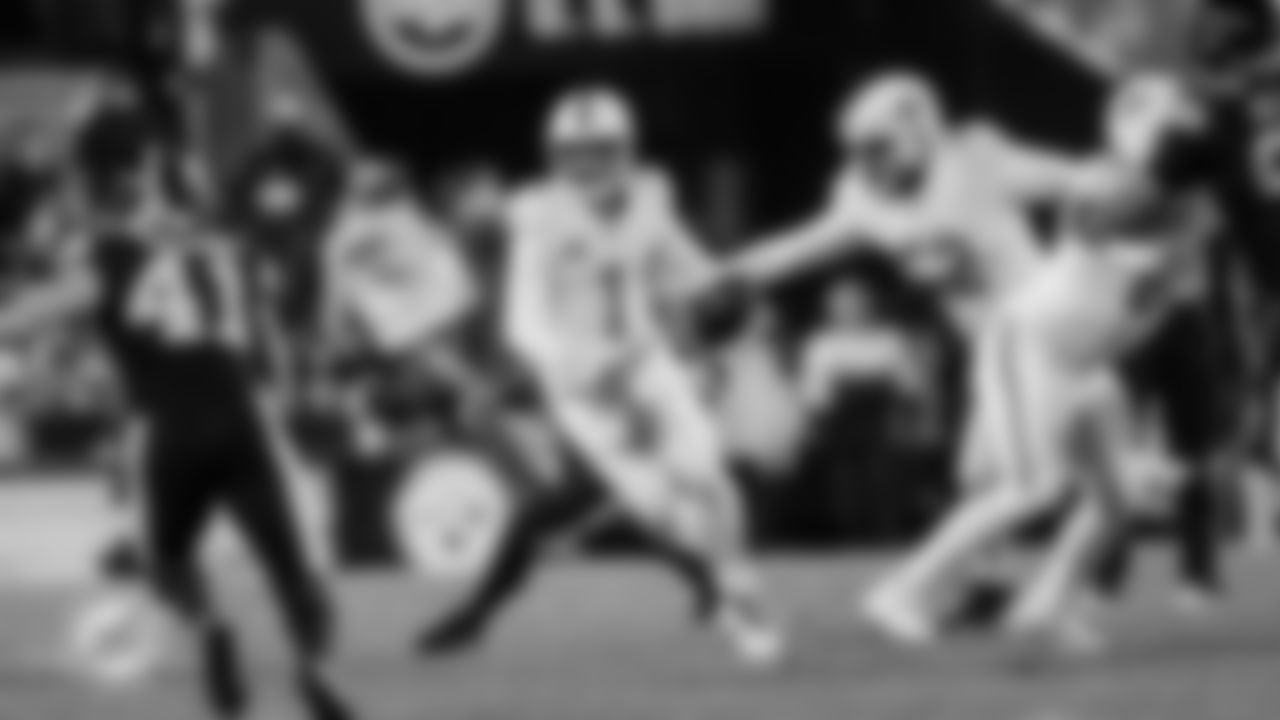 Miami Dolphins quarterback Tua Tagovailoa (1) runs the ball during an NFL football game against the Pittsburgh Steelers on Monday, Dec. 15, 2025 in Pittsburgh, PA. (Tomas Diniz Santos/Miami Dolphins via AP)