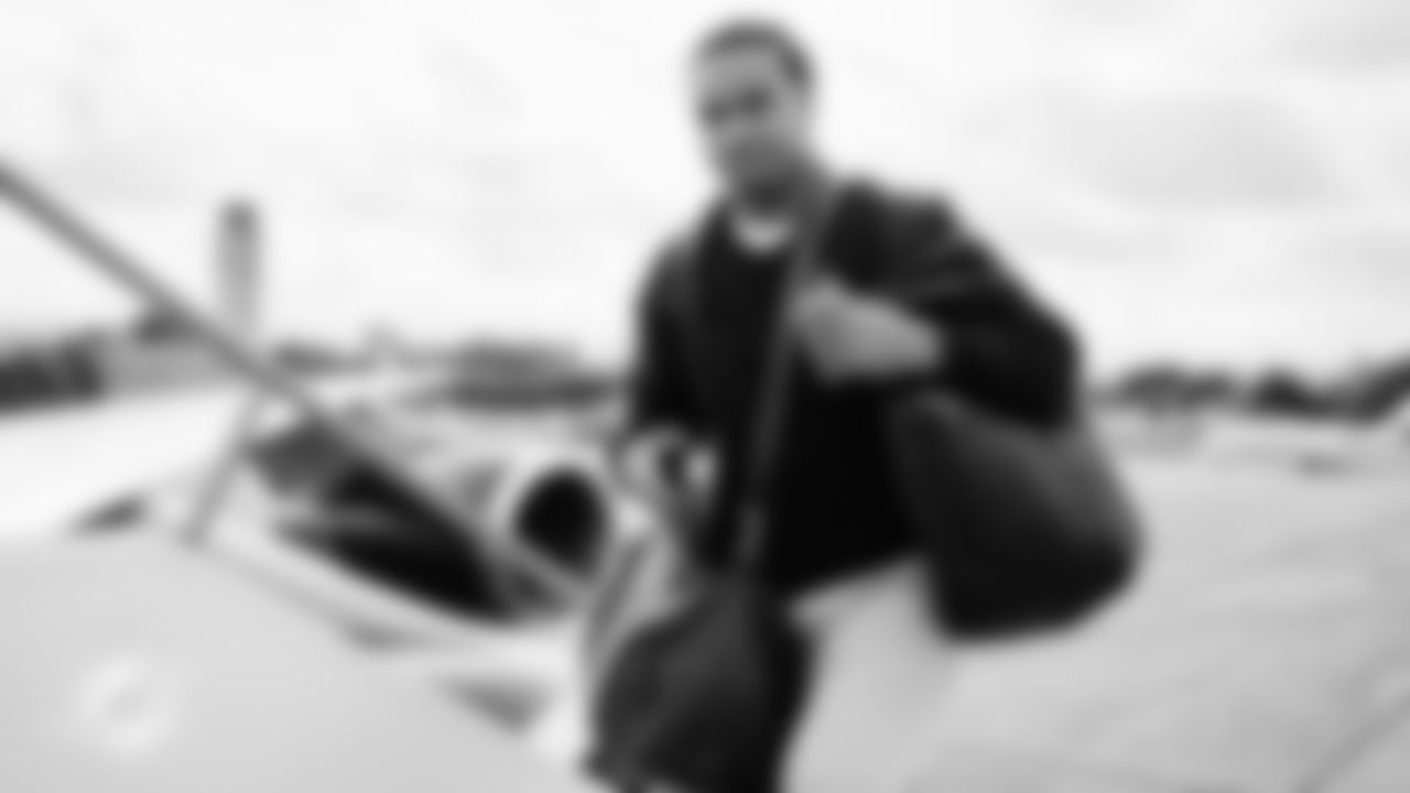 Miami Dolphins linebacker Tyrel Dodson (25) during arrivals to the plane for travel to Pittsburgh on Saturday, Dec. 13, 2025, in Fort Lauderdale, Fla. (Tomas Diniz Santos/Miami Dolphins)