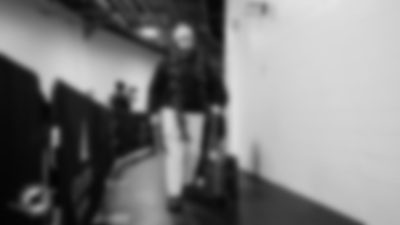 Miami Dolphins offensive lineman Jonah Savaiinaea (72) arrives before an NFL football game against the Pittsburgh Steelers on Monday, Dec. 15, 2025 in Pittsburgh, PA. (Raul Maristany/Miami Dolphins via AP)