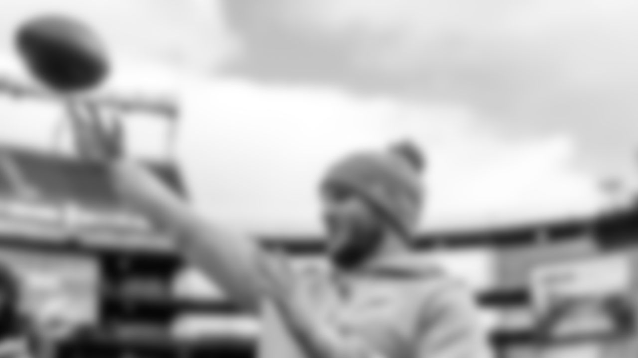 Miami Dolphins quarterback Quinn Ewers (14) warms up before an NFL football game against the New England Patriots on Sunday, Jan. 4, 2026 in Foxborough, MA. (Tomas Diniz Santos/Miami Dolphins via AP)