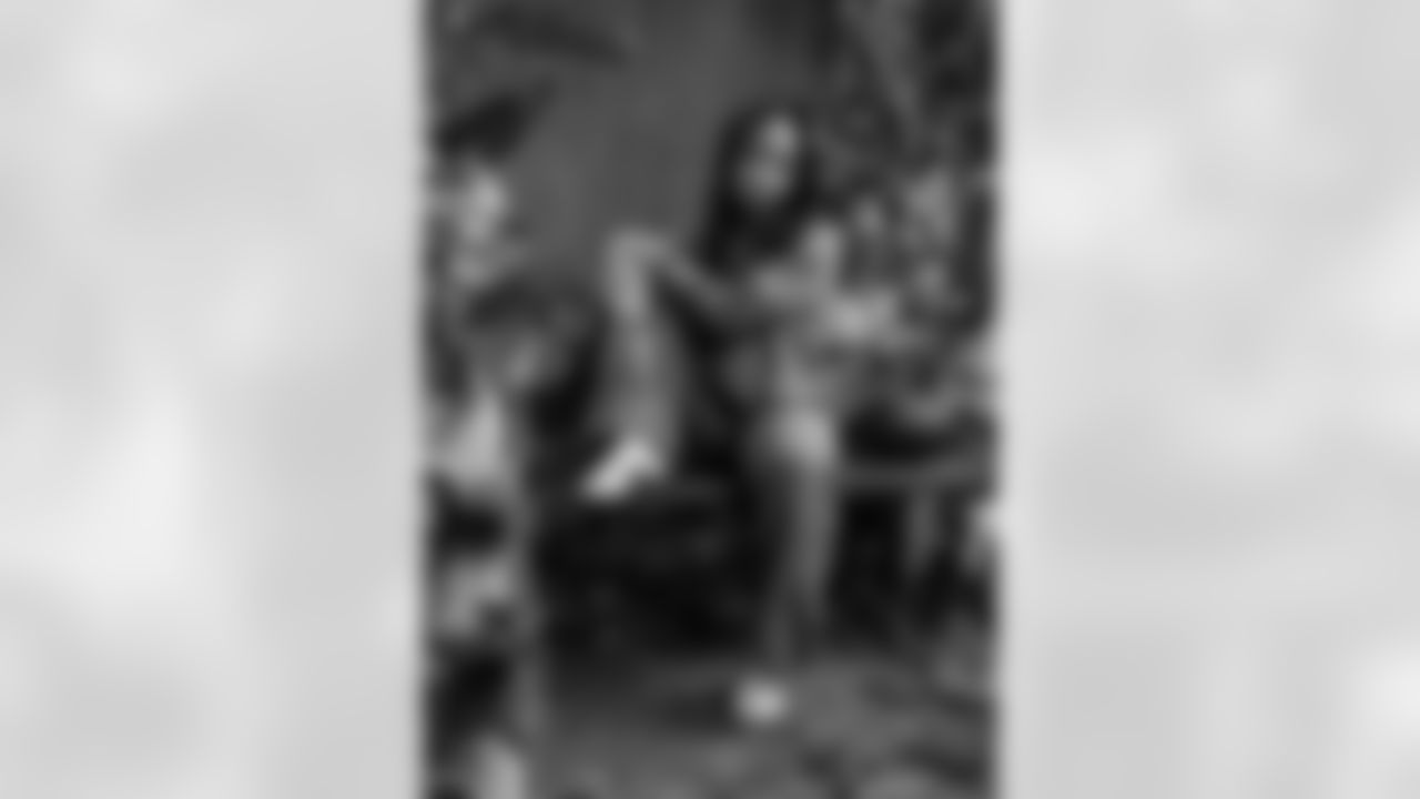 Taylor, Eagles Cheerleader