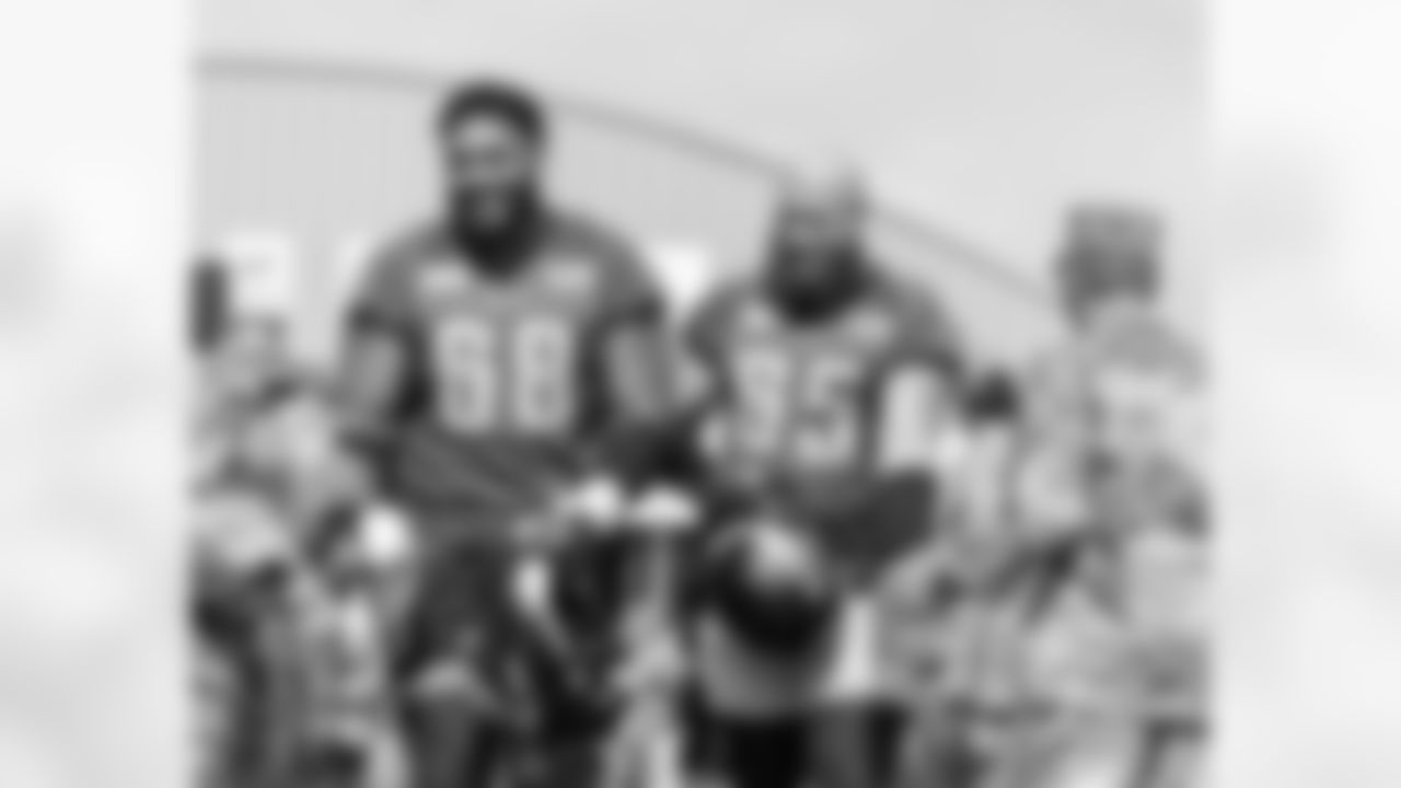Jordan Mailata & Lane Johnson
