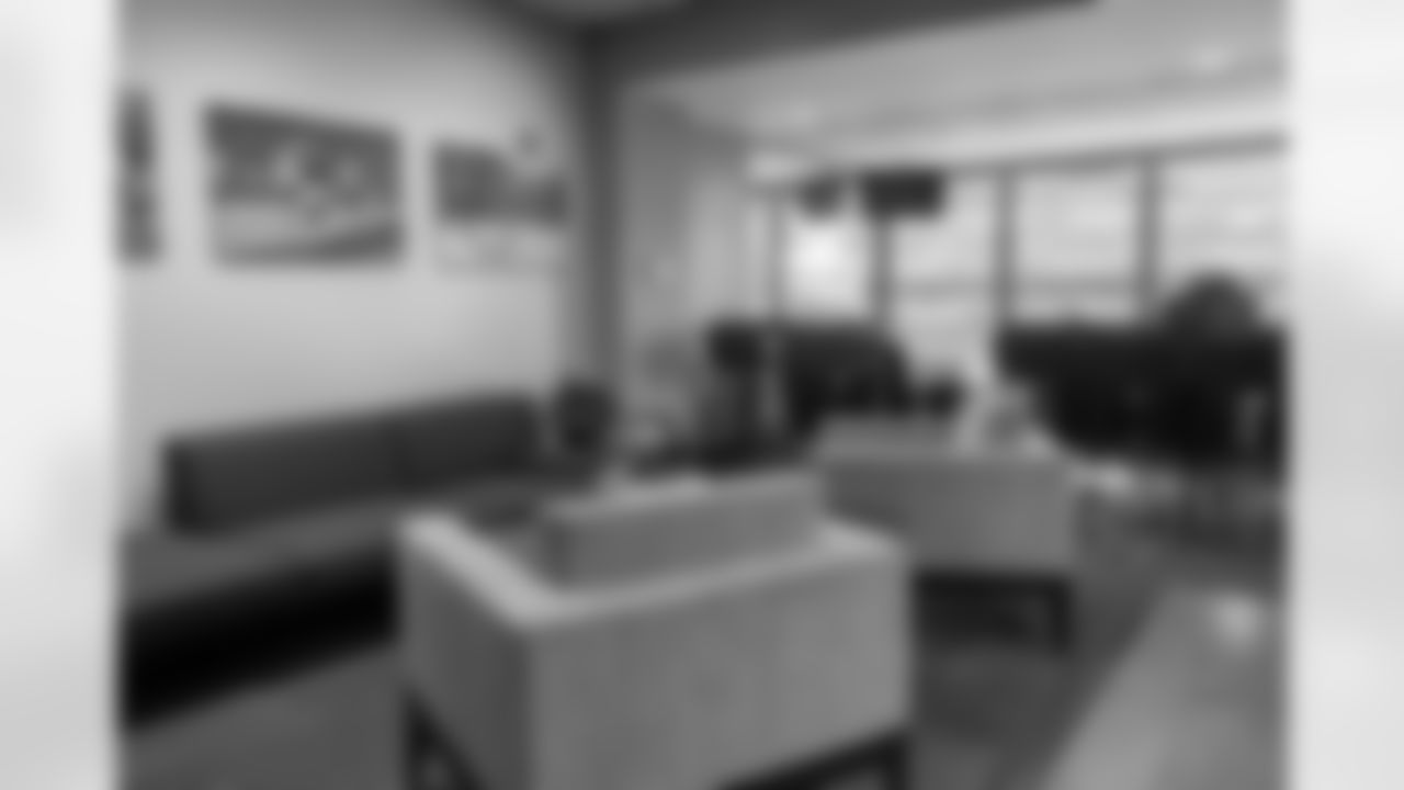 Philadelphia Eagles Suite | Lounge Layout