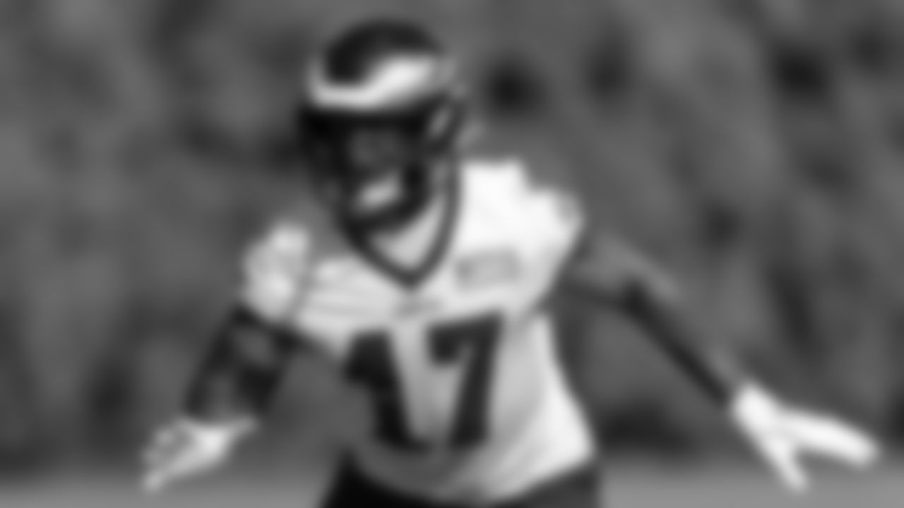 LB Nakobe Dean