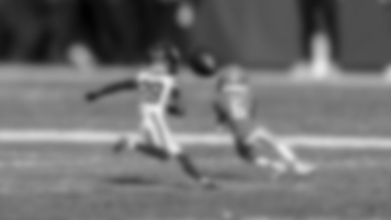 WR DeVonta Smith