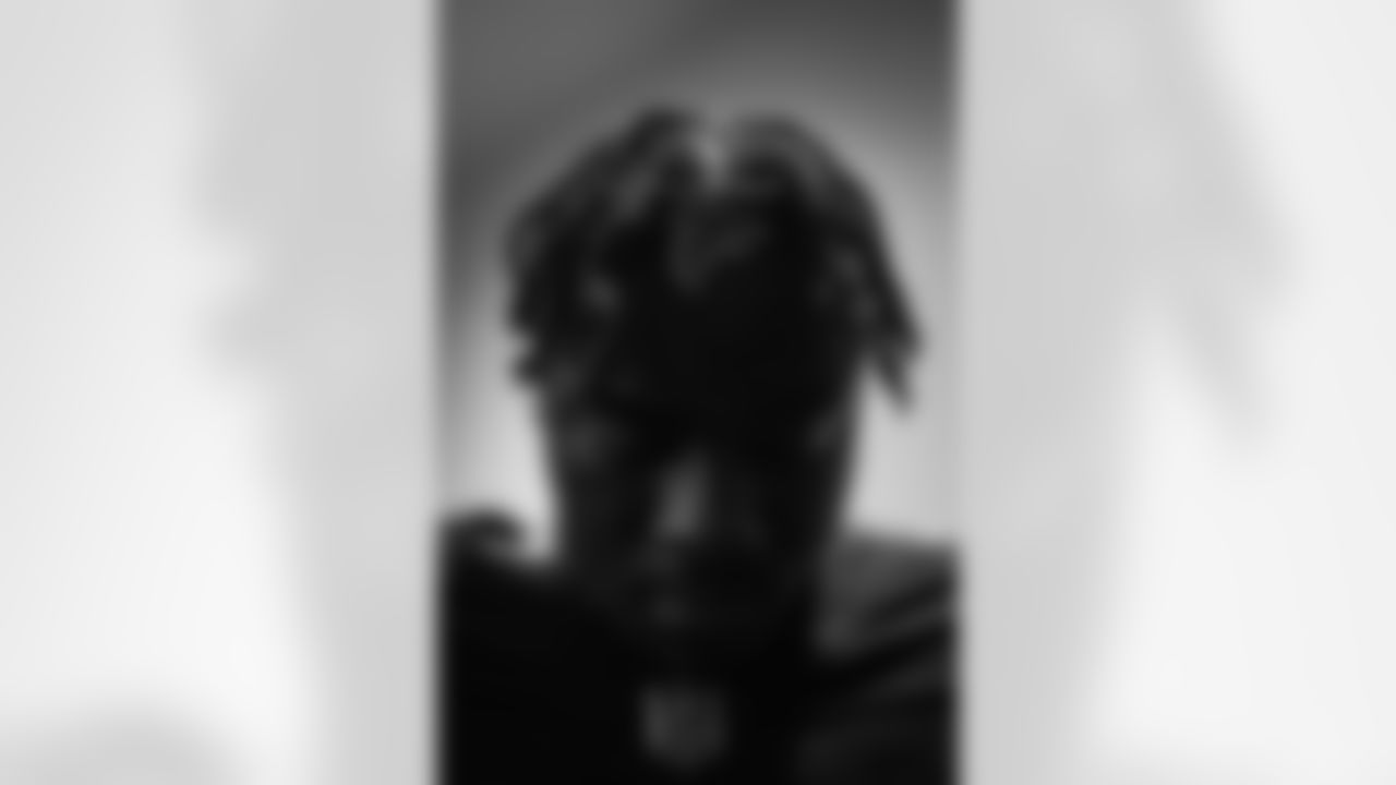 Atlanta Falcons running back Nathan Carter #38 prepares in the locker room before the Week 18 Game against the New Orleans Saints at Mercedes-Benz Stadium in Atlanta, Georgia on Sunday, January 4, 2026. (Photo by Brandon Magnus/Atlanta Falcons)