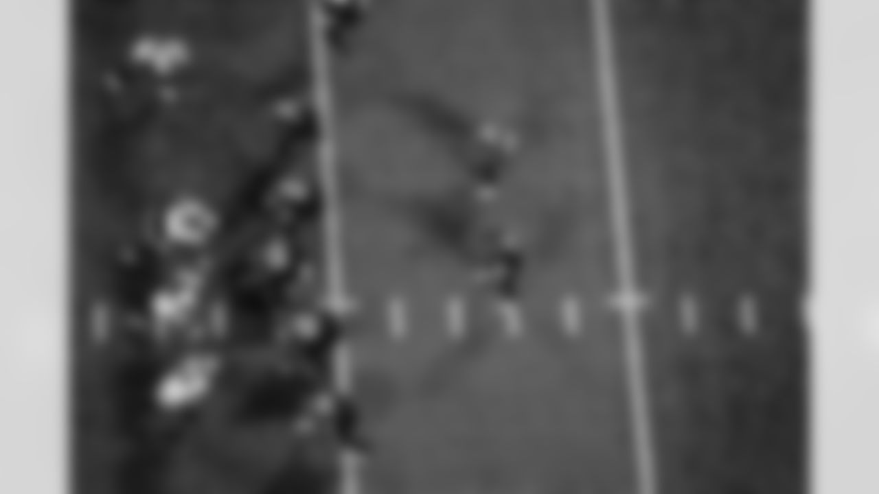Atlanta Falcons offense lines up for a play during the Week 18 Game against the New Orleans Saints at Mercedes-Benz Stadium in Atlanta, Georgia on Sunday, January 4, 2026. (Photo by Taylor McLaughlin/Atlanta Falcons)