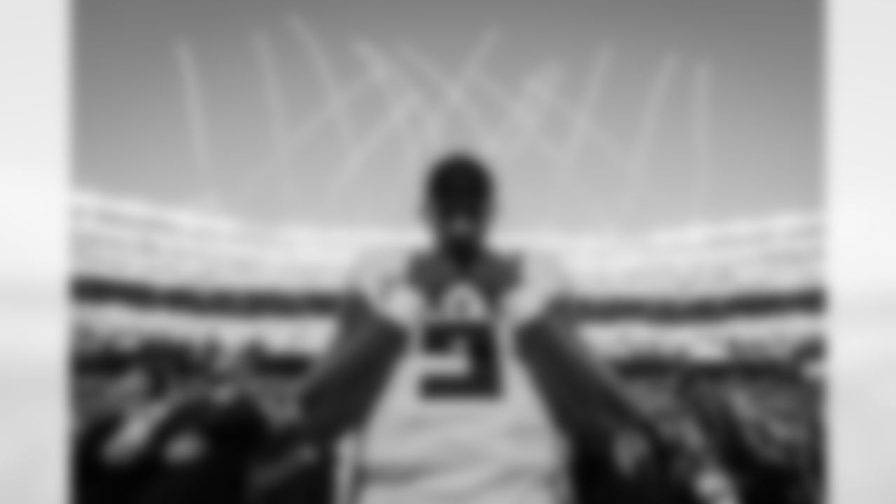 Atlanta Falcons quarterback Michael Penix Jr. #9 during the National Anthem before the Week 7 Game against the San Francisco 49ers at Levi's Stadium in Santa Clara, California on Sunday, October 19, 2025. (Photo by Taylor McLaughlin/Atlanta Falcons)