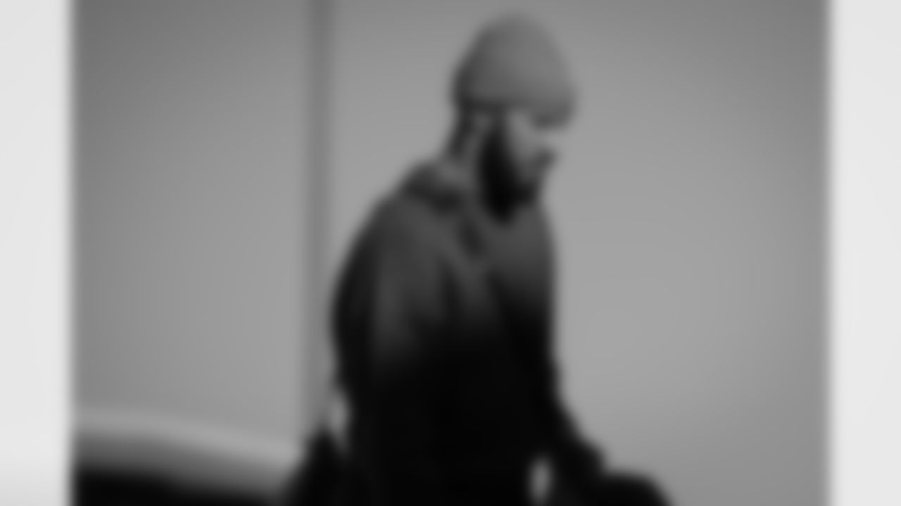 Atlanta Falcons safety Jessie Bates III #3 boards the plane at Hartsfield-Jackson International Airport in Atlanta, Ga. on Saturday, December 20, 2025. (Photo by Jay Bendlin/Atlanta Falcons)