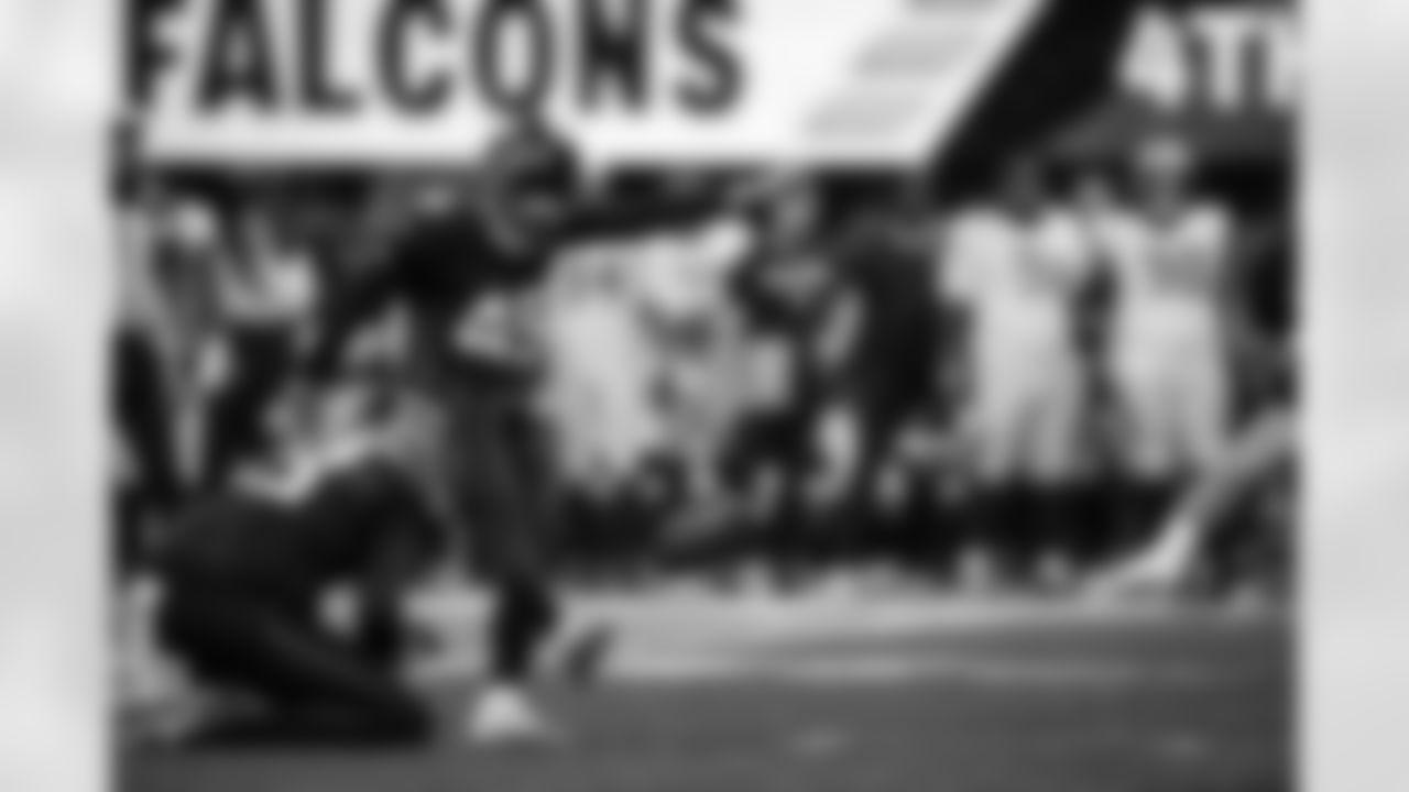 Atlanta Falcons kicker Zane Gonzalez #45 kicks a field goal during the Week 18 Game against the New Orleans Saints at Mercedes-Benz Stadium in Atlanta, Georgia on Sunday, January 4, 2026. (Photo by Jay Bendlin/Atlanta Falcons)