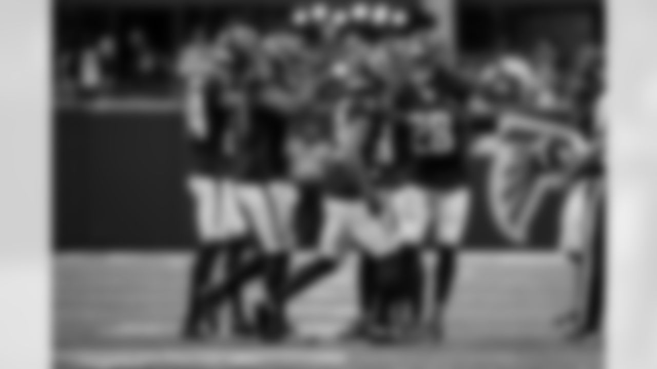 Atlanta Falcons defensive back Billy Bowman Jr. #33 makes a sack during the Week 11 Game against the Carolina Panthers at Mercedes-Benz Stadium in Atlanta, Georgia on Sunday, November 16, 2025. (Photo by Taylor McLaughlin/Atlanta Falcons)