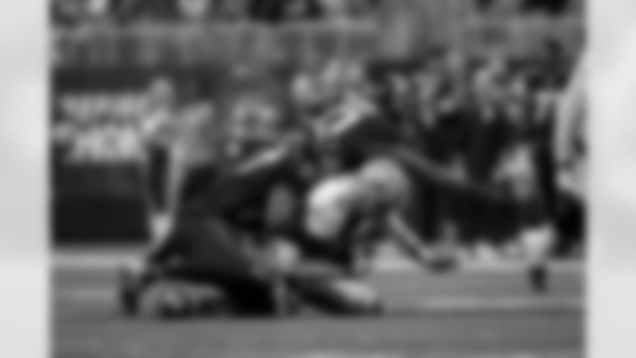 Atlanta Falcons edge rusher James Pearce Jr. #27 makes a sack during the Week 18 Game against the New Orleans Saints at Mercedes-Benz Stadium in Atlanta, Georgia on Sunday, January 4, 2026. (Photo by Matthew Grimes/Atlanta Falcons)