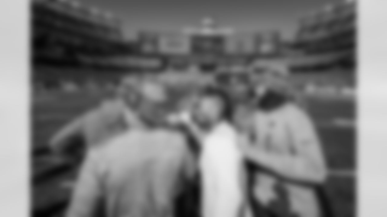 Atlanta Falcons running back Bijan Robinson #7 warms up prior to the Week 9 Game against the New England Patriots at Gillette Stadium in Foxborough, Massachusetts on Sunday, November 2, 2025. (Photo by Taylor McLaughlin/Atlanta Falcons)