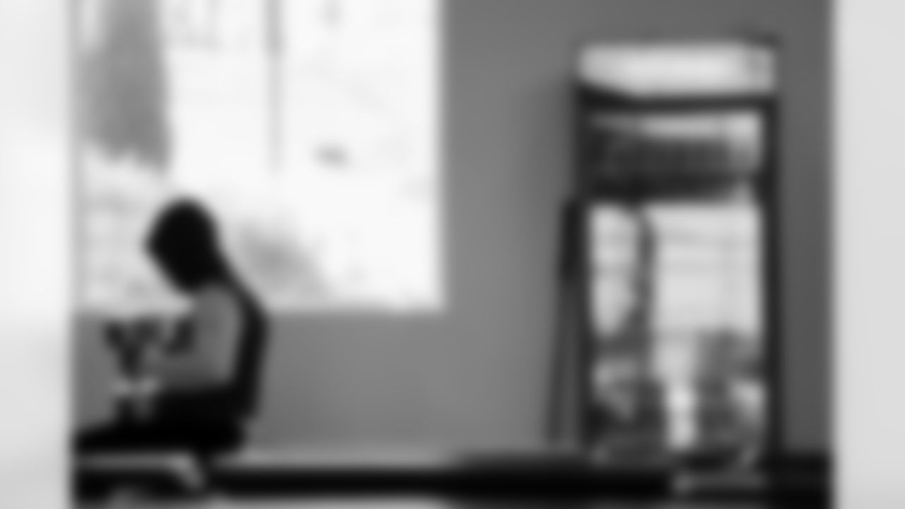 Gatorade during team lift at Atlanta Falcons Training Facility in Flowery Branch, Georgia, on Monday, December 8, 2025. (Photo by Taylor McLaughlin/Atlanta Falcons)