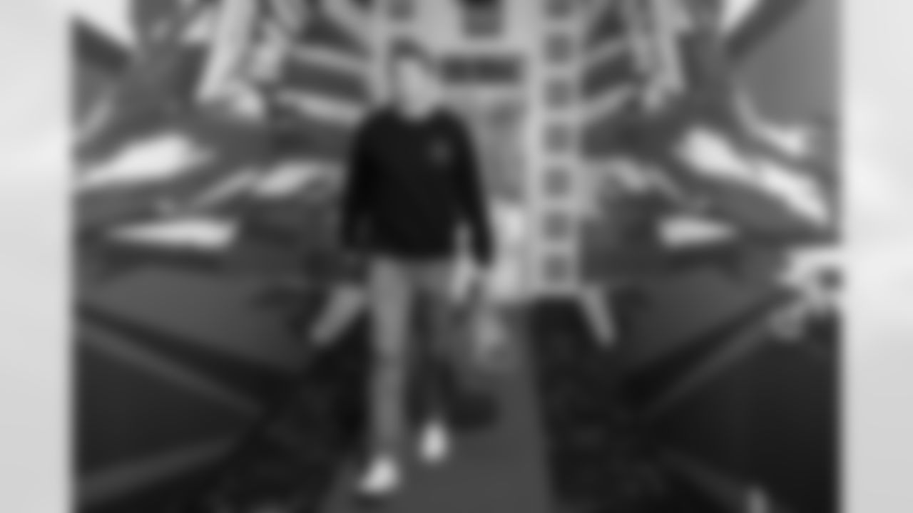 Atlanta Falcons wide receiver David Sills V #87 arrives before the Week 17 Game against the Los Angeles Rams at Mercedes-Benz Stadium in Atlanta, Georgia on Monday, December 29, 2025. (Photo by Taylor McLaughlin/Atlanta Falcons)