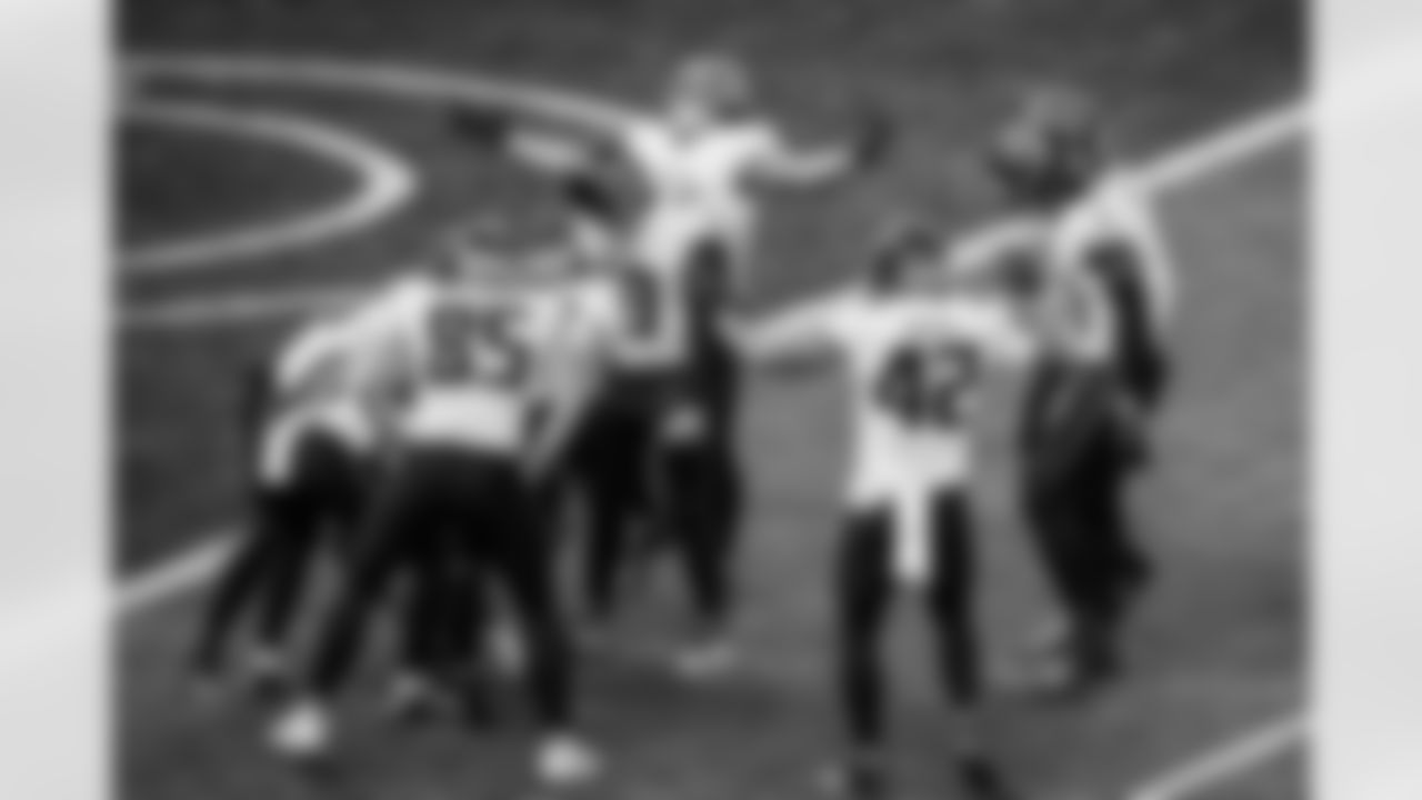 Atlanta Falcons players react to the punt during the Week 10 Game against the Indianapolis Colts at Olympic Stadium in Berlin, Germany on Sunday, November 9, 2025. (Photo by Brandon Magnus/Atlanta Falcons)