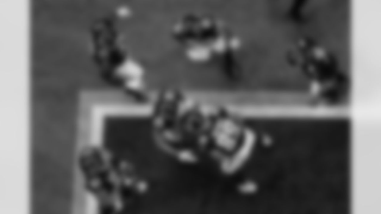 Atlanta Falcons running back Tyler Allgeier #25 celebrates with Atlanta Falcons tight end Charlie Woerner #89 after scoring a touchdown during the Week 11 Game against the Carolina Panthers at Mercedes-Benz Stadium in Atlanta, Georgia on Sunday, November 16, 2025. (Photo by Brandon Magnus/Atlanta Falcons)