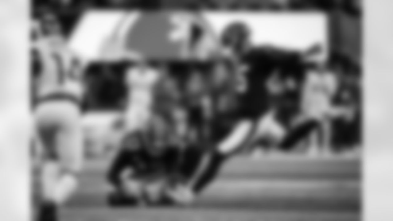 Atlanta Falcons kicker Zane Gonzalez #45 kicks. Afield goal during the Week 17 Game against the Los Angeles Rams at Mercedes-Benz Stadium in Atlanta, Georgia on Monday, December 29, 2025. (Photo by Jay Bendlin/Atlanta Falcons)