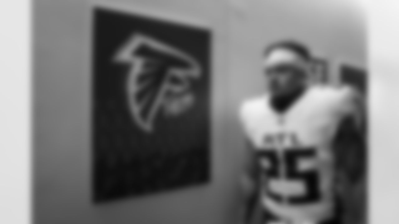 Atlanta Falcons running back Tyler Allgeier #25 prepares in the locker room before the Week 10 Game against the Indianapolis Colts at Olympic Stadium in Berlin, Germany on Sunday, November 9, 2025. (Photo by Jay Bendlin/Atlanta Falcons)