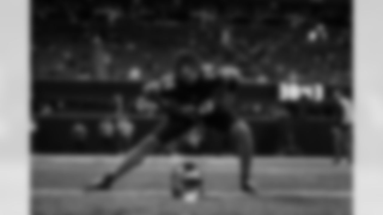 Atlanta Falcons cornerback A.J. Terrell Jr. #24 warms up before the Week 14 Game against the Seattle Seahawks at Mercedes-Benz Stadium in Atlanta, Georgia on Sunday, December 7, 2025. (Photo by Taylor McLaughlin/Atlanta Falcons)