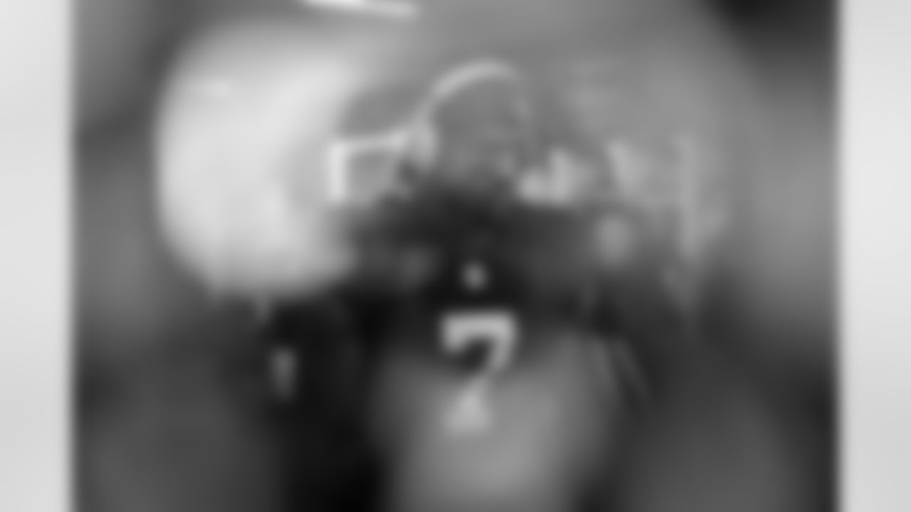 Atlanta Falcons running back Bijan Robinson #7 prepares in the locker room before the Week 17 Game against the Los Angeles Rams at Mercedes-Benz Stadium in Atlanta, Georgia on Monday, December 29, 2025. (Photo by Jay Bendlin/Atlanta Falcons)