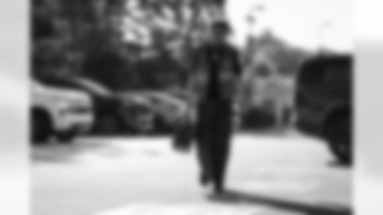 Atlanta Falcons wide receiver Drake London #5 arrives before the Week 6 Game against the Buffalo Bills at Mercedes-Benz Stadium in Atlanta, Georgia on Monday, October 13, 2025. (Photo by Jay Bendlin/Atlanta Falcons)