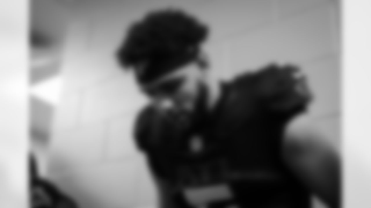 Atlanta Falcons wide receiver Drake London #5 prior to the Week 16 Game against the Arizona Cardinals at State Farm Stadium in Glendale, Arizona on Sunday, December 21, 2025. (Photo by Jay Bendlin/Atlanta Falcons)